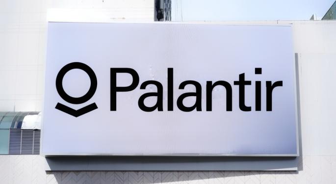 Palantir aumenta di quasi il 5% in pre-market