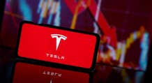 Crollo delle azioni Tesla: cosa sta succedendo?
