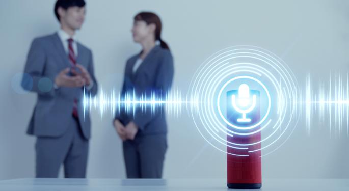 Alexa o Siri? Le big tech si sfidano sugli assistenti virtuali