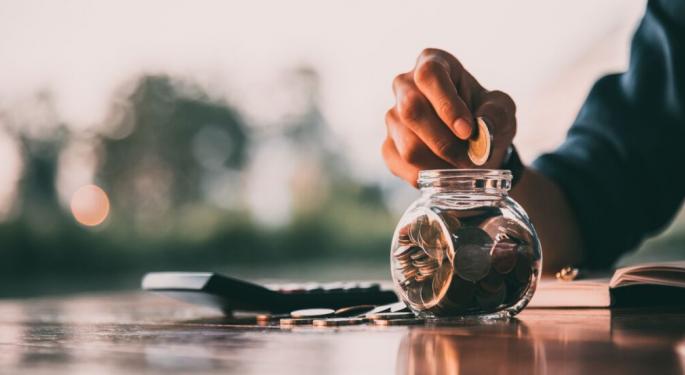 How This Early Retiree With Just A 14-Year Career Stint Saved Enough For A Hassle-Free Post-Retirement Life — And 8 Must-Read Books He Recommends