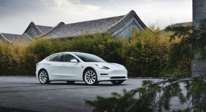 GUARDA: Il ‘Villaggio Tesla’ nelle sceniche montagne di Yunnan