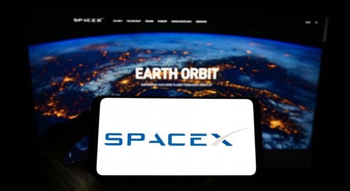 SpaceX de Elon Musk envía 56 satélites espaciales Starlink más a la órbita