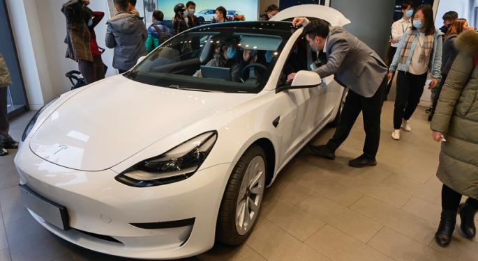 Tesla Investor Ross Gerber After Getting A New Rivian R1S: 'I'M Bored Of The Model Y'