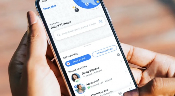 Truecaller Brings Back Call Recording, But This Time You Have To Pay For It