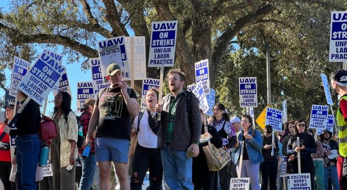Democrats Put Pressure On Joe Biden To Stand With Striking UAW: 'It Would Send A Very Strong Message'