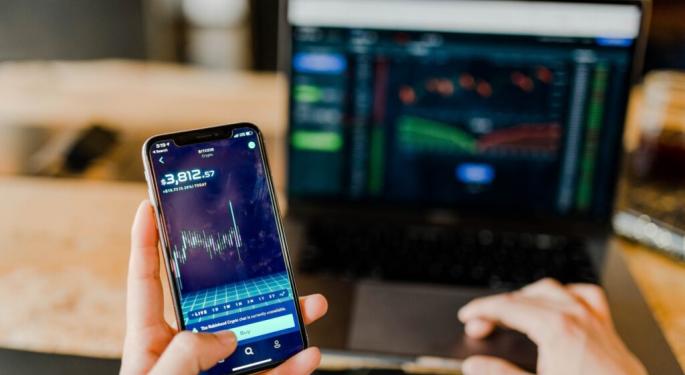 Everyday Investors Scored A 325% Annualized Gain From An Under-the-Radar Asset Loved By The Ultra-Rich — How You Can Get In, Too