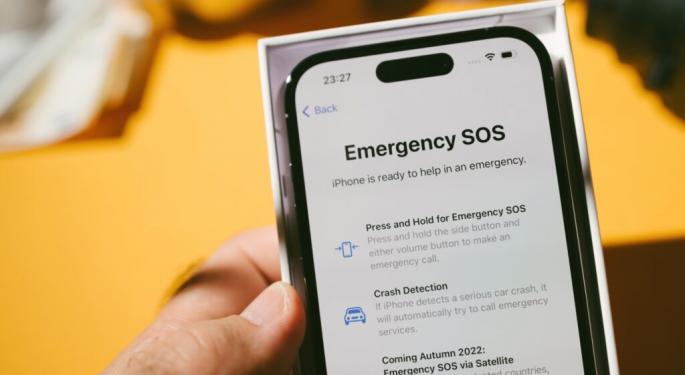 iPhone's Emergency SOS Via Satellite Lauded As 'Complete Game-Changer' By First Responders In LA County