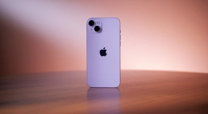 Forget iPhone 15, Now Get The iPhone 14 With Total Savings Of $1,639: Here's How