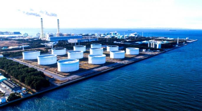 Chevron's LNG Strikes Disrupt 7% Of Global Supply: 5 Stocks To Watch As Natural Gas Prices Surge