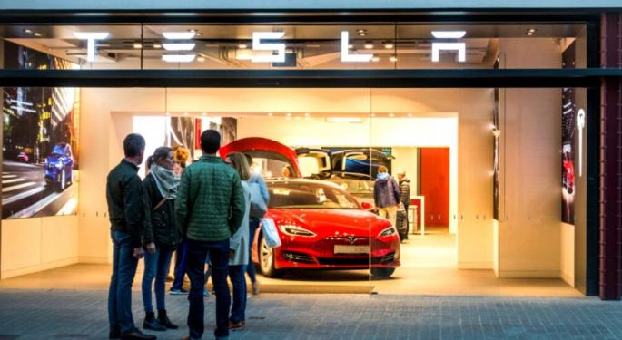 Tesla Peak Earnings In 'Rear View' As EV Maker Falters In China, Says Analyst: 'Wall Street Remains ... Criminally Bullish'