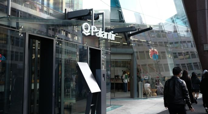 Palantir Rallies Off AI-Driven Q4 Earnings: Bull Analyst Sees 'Off The Charts Commercial Success'