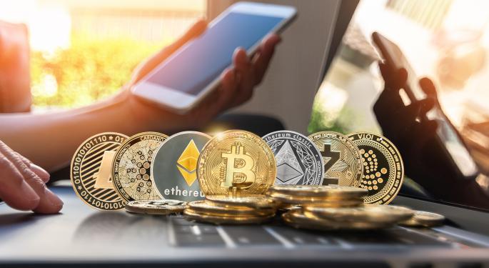 Bitcoin, Ethereum And Dogecoin Consolidate, Form Strong Bullish Continuation Patterns: A Look At The Cryptos Into The Weekend