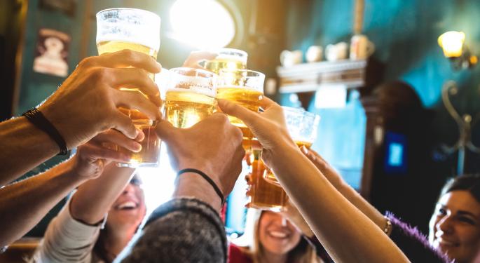 3 Beer Stocks: What This Analyst Thinks Is Brewing
