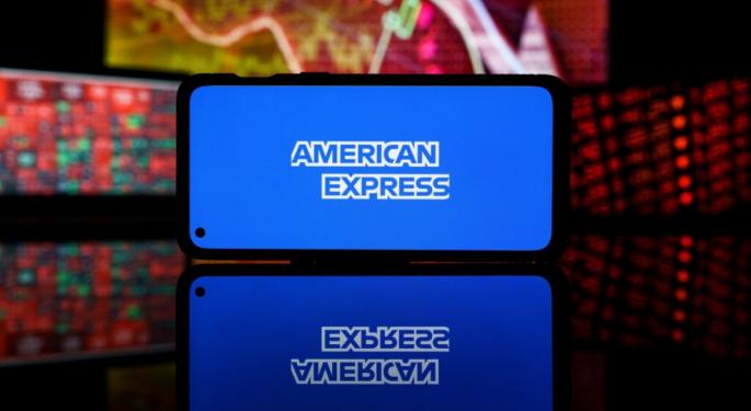 American Express' Q1 Wins Keep Analysts Steady In Their Views