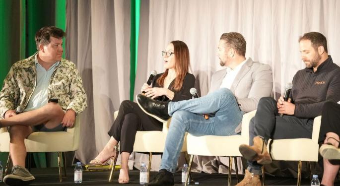 Are Hemp-THC Beverages Competing With Alcohol? Experts Discuss New Alternatives For Adult Beverages At Benzinga Cannabis Conference