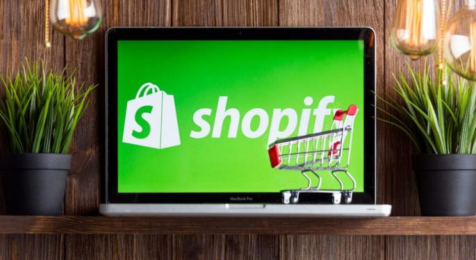 Shopify Prepares To Report Q1 Earnings: Charts Indicate Bullish Reversal, Analysts Predict Downside