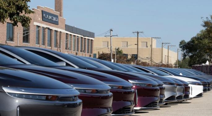 Electric Up-And Comer Lucid's Stock 'Still In Park': Analysts Expect Investors To Keep 'Conservative Posture' On Tesla Rival