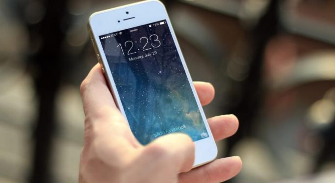 Apple Plans On Revamping Siri During AI Reorganization: What's Going On?