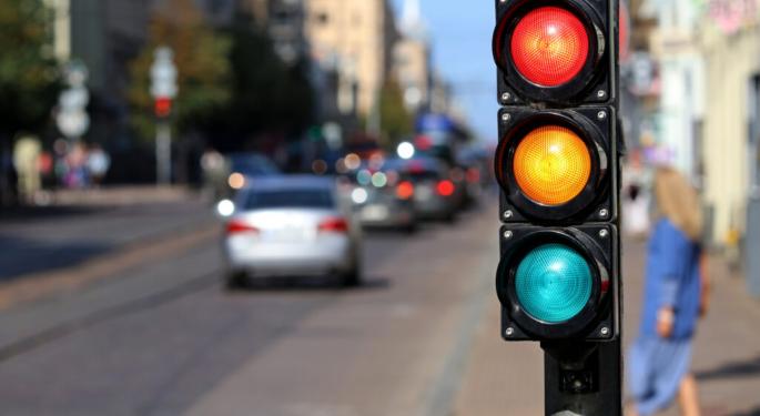 Will Self-Driving Cars Make Traditional Traffic Lights Obsolete? Researchers Say Brace For Major Changes