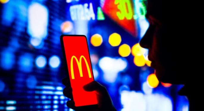 $5 Meal Frenzy Not Enough? Why This Analyst Sees Appetite for McDonald's Stock Despite Value War