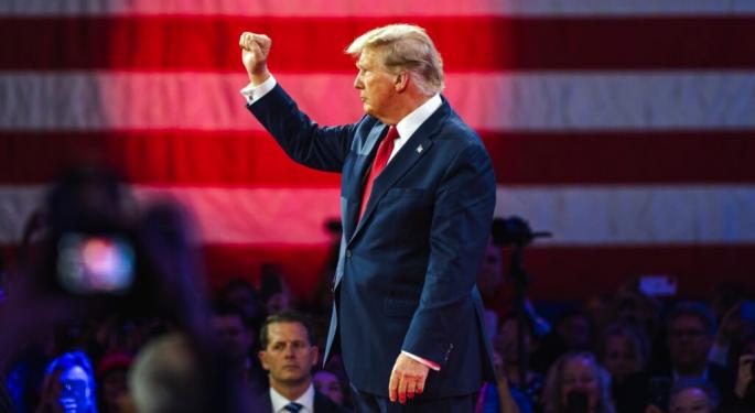 Former 'Apprentice' Contestant Alleges Trump Made Inappropriate And Racist Comments On Show: Report
