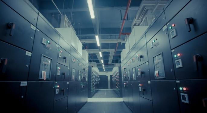 Industrial Property Giant's Shift To AI Data Centers Drives Stock Rally, investment Expert Says It Offers 'Robust Growth Opportunity'