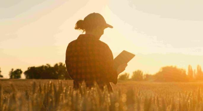Why Is Agricultural Machinery Company AGCO Stock Falling Today?
