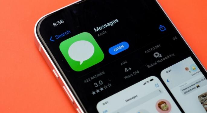 Green Bubbles With Read Receipts? Apple Starts Enabling RCS On Latest iOS 18 Beta, Say Users