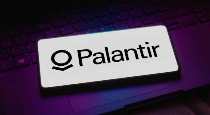 Momentum Investor Praises Palantir As 'AI Halo' Play, Highlights Datadog As Software 'Bottoming Process' Sets In