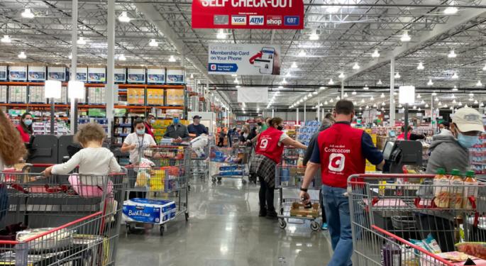 Costco Hikes Membership Fees At Long Last; Analysts Caution Of 'Sell The News' Event, Point To Stock Underperformance After Last 3 Hikes