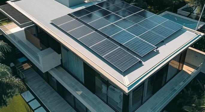 Sunrun Stock: Golden Cross Sparks Bullish Sentiment, Potential Upside