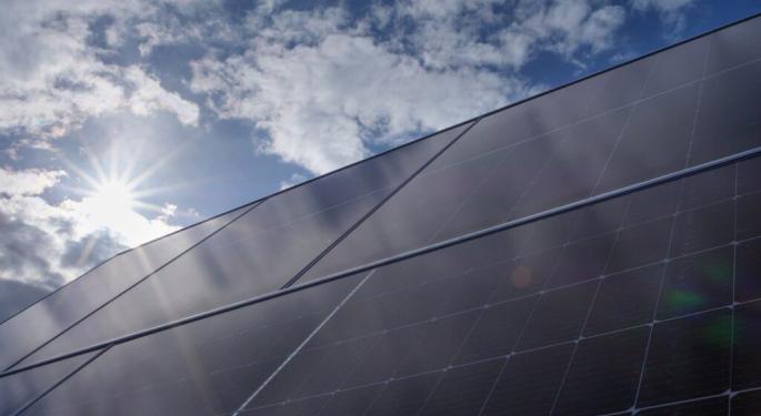 EXCLUSIVE: Would A Trump Victory Help Or Hurt Solar Stocks? Benzinga Poll Shows Investors Divided