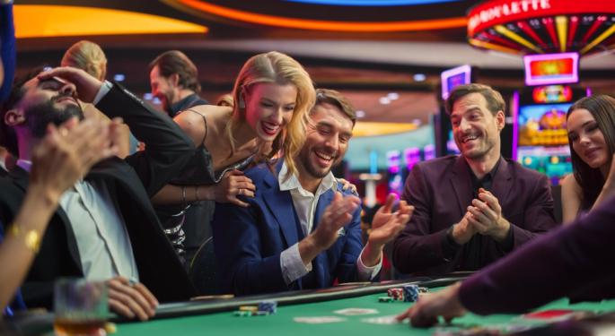 Gambler Turns $5 Into $2.2M On Side Bet In Las Vegas: Here's How