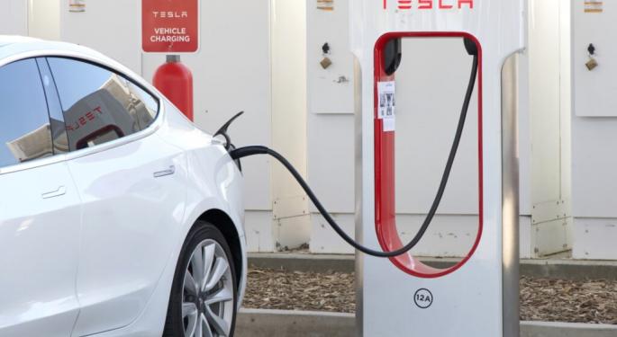 Elon Musk's Optimism Doesn't Rub Off On Investors, Rivian CEO Says R2 Not Model Y Copycat, GM's EV Goals Scaled Back Yet Again And More: Biggest EV Stories Of The Week
