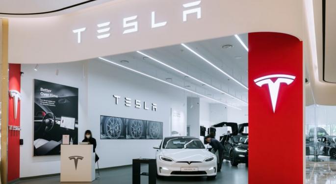 As Tesla Stock Reels After A Rough Week Following Earnings, Top Analyst Defends Elon Musk's Ambitions For EV Giant Beyond Cars: 'Investors Should Not Overlook Tesla's Other Plays…'