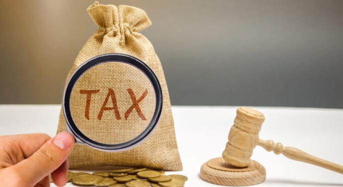 Tax Preparers Conduct Clean Energy Tax Credit Scams For Financial Gain, Industry Group Says