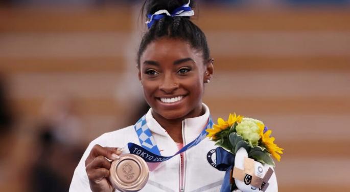 Simone Biles Helps Team USA Gymnastics Win Gold, Can She Win All-Around Championship Again? Here's How Much A $100 Bet Pays Out
