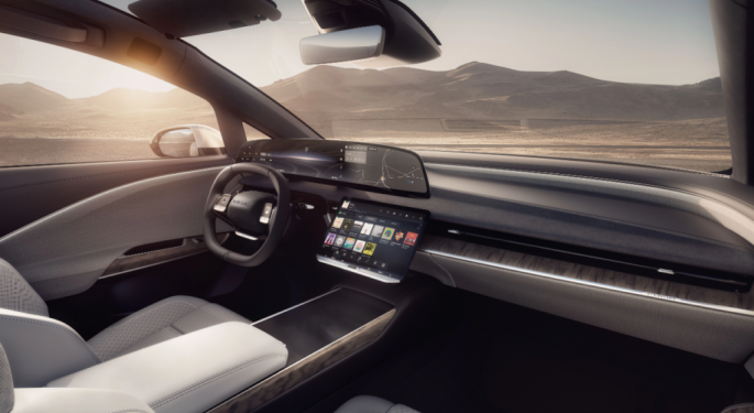Lucid Gravity SUV Offers Tesla-Compatible And Standard Charging: A Win For EV Drivers?