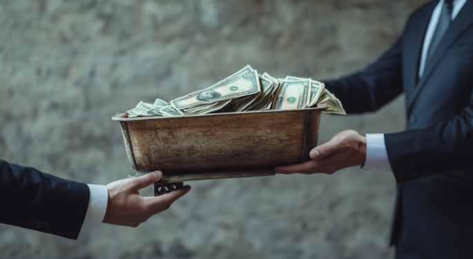 Buffett, Musk, Wood, Cuban Or Ackman: Who Do Investors Trust Most With Life Savings? Poll Shows It Isn't Even Close