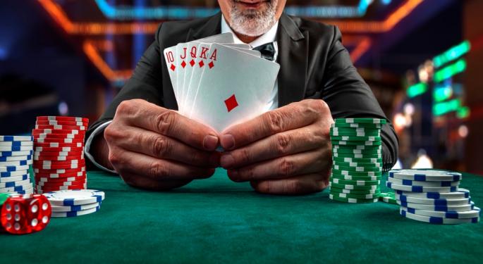 DraftKings Vs. Flutter: Analyst Lays Out Bull Vs. Bear Debate With Sports Betting Market 'Increasingly Functioning As A Duopoly'