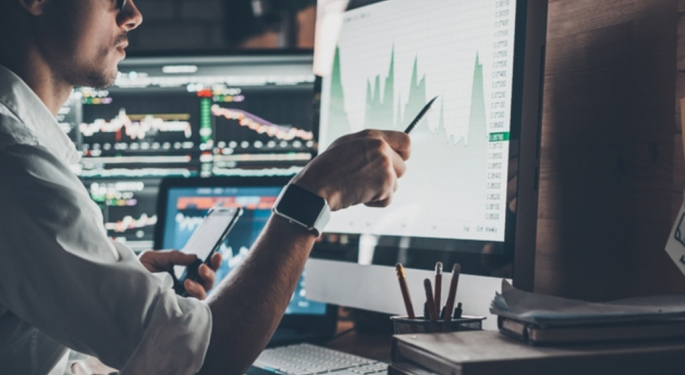 US Stocks May Take A Breather After S&P 500's Impressive 8-Session Winning Streak: Strategist Says Market Will Hit Fresh Highs In Next 4 Weeks, But Warns Investors Of Potential Risks