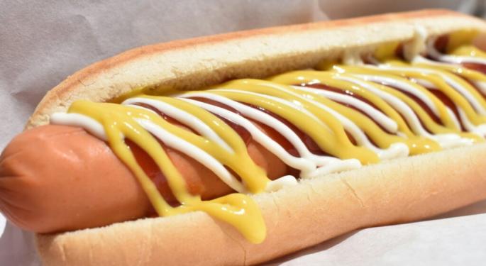 Joey Chestnut Breaks Hot Dog-Eating Contest Record: How Netflix Could Benefit From Live Sports, Specials