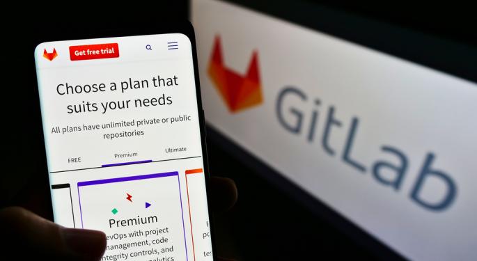 Gitlab Reports Beat And Raise Quarter, Analysts Expect AI To Be 'Significant Contributor' By Fiscal 2026