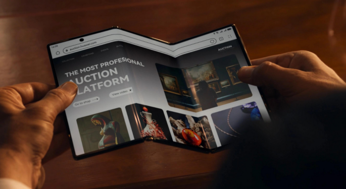 Huawei Might Be Giving Apple A Run For Its Money In China, But Replacing The Tri-fold's Screen Could Cost You An iPhone Worth Of Cash