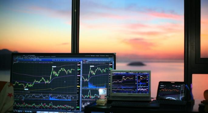 Wall Street Primed For Relief Rally As Traders Eye Jobless Claims, FedEx Earnings After Fed's 50 Basis-Point Cut: Strategist Says These Stocks Will Gain Edge In First 6 Months Of Rate Cut