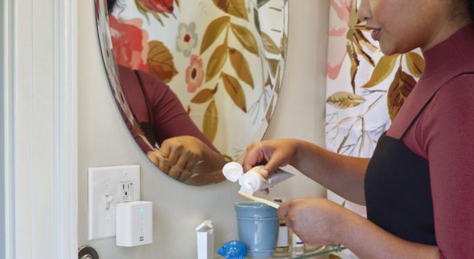 Amazon Product Review Side Hustle Brings In $2,700 A Month In Passive Income: 'I Have Not Had Any Time To Make Videos ... The Money Still Keeps Coming In'