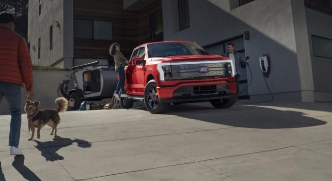 Ford CEO Jim Farley Brings European Insights Home, Offers Free EV Chargers for US Buyers Till Jan 2