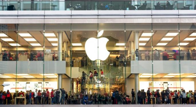Apple Accused Of Violating Federal Law Over Alleged Illegal Employee Agreements: NLRB Hearing Set For January