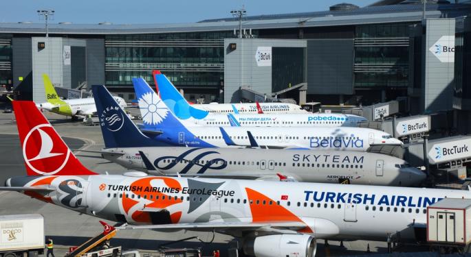 Will Airlines Soar Or Stall? What Insider Trades Say About Industry's Future