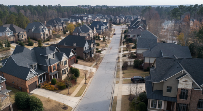 Mortgage Rates Make Dramatic U-Turn, Freezing Homebuyers: Applications Fall 5% As Markets Rethink Fed Policy